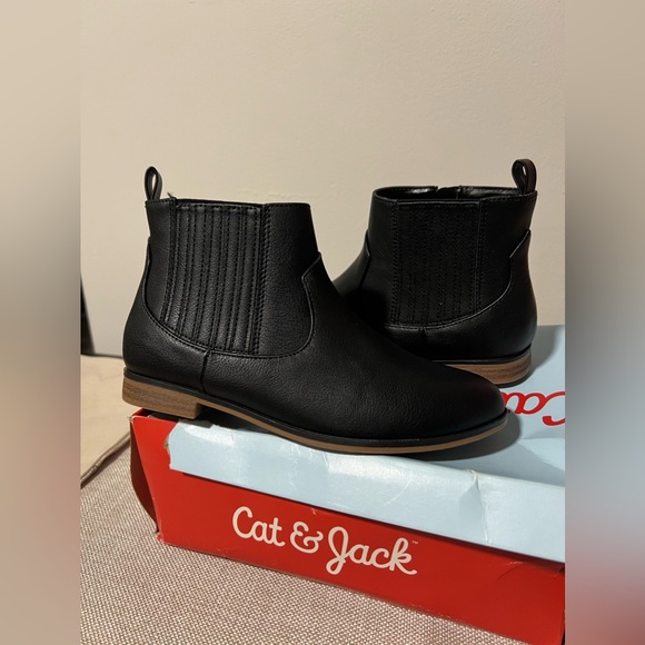LAST CHANCE! New Woman Boots Cat&Jack - Picture 4 of 7